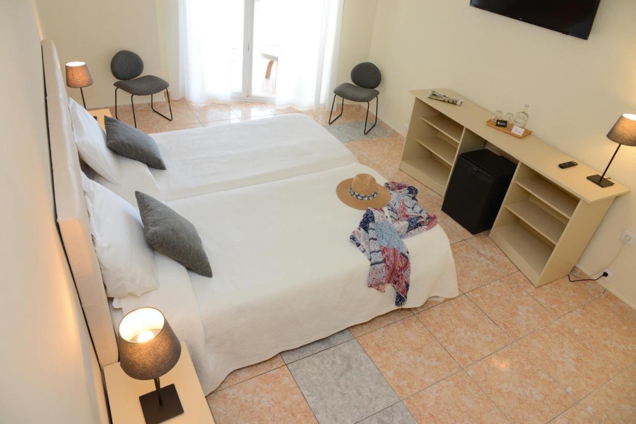 Rallye Hotel L' Escala Bagian luar foto